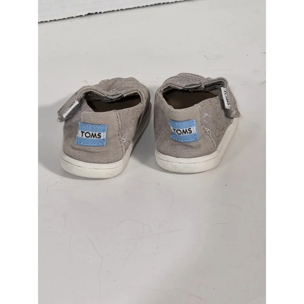 Toms Toddler Unisex Sz 4m Gray Metallic Peace Sign Slip Canvas On Shoes